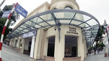 Hủy hàng loạt phiên đấu giá tại HNX