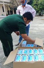 Xuất lậu khẩu trang với khai báo là mỳ tôm Xuất lậu khẩu trang với khai báo là mỳ tôm