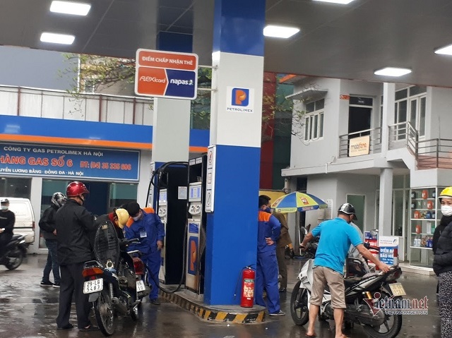 mức ti&ecirc;u thụ xăng dầu cũng giảm