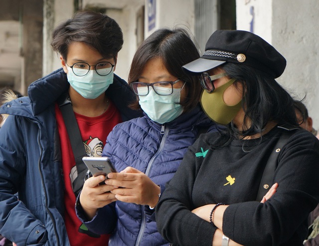 Kh&ocirc;ng đeo khẩu trang nơi c&ocirc;ng cộng c&oacute; thể bị xử phạt h&agrave;nh ch&iacute;nh, thậm ch&iacute; nặng c&oacute; thể ngồi t&ugrave;