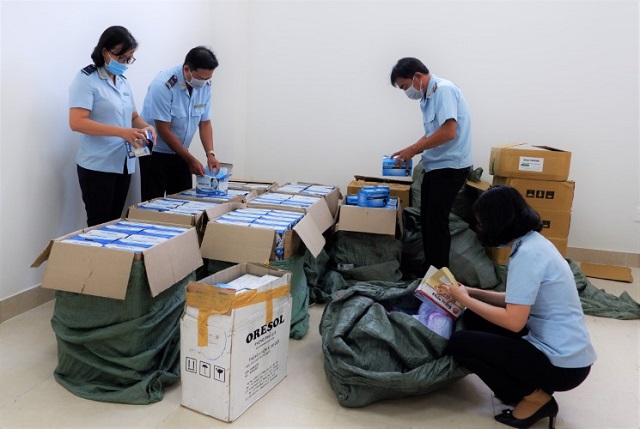 Khẩu trang l&agrave; một trong những mặt h&agrave;ng được siết chặt chống bu&ocirc;n lậu nhất bởi nằm trong nh&oacute;m h&agrave;ng ph&ograve;ng chống dịch Covid - 19