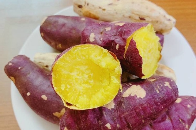 Ch&iacute;nh quyền địa phương đang triển khai nhiều giải ph&aacute;p x&acirc;y dựng sản phẩm khoai lang Lệ Cần theo chuỗi gi&aacute; trị, g&oacute;p phần ph&aacute;t triển kinh tế n&ocirc;ng th&ocirc;n, n&acirc;ng cao thu nhập cho người d&acirc;n.