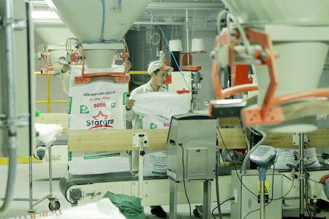 Nguồn dự trữ nguy&ecirc;n liệu của c&aacute;c doanh nghiệp sản xuất thức ăn chăn nu&ocirc;i chỉ đủ duy tr&igrave; sản xuất trong 3 &ndash; 6 th&aacute;ng tới