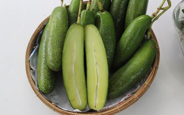 Bơ kh&ocirc;ng hạt t&yacute; hon n&ecirc;n c&ograve;n c&oacute; t&ecirc;n gọi kh&aacute;c l&agrave; bơ đực, bơ m&oacute;ng tay