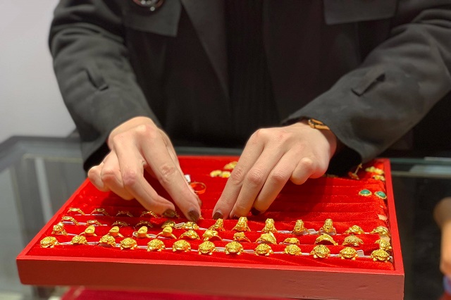 Gi&aacute; v&agrave;ng SJC giảm nhẹn khi mở cửa phi&ecirc;n giao dịch đầu tuần