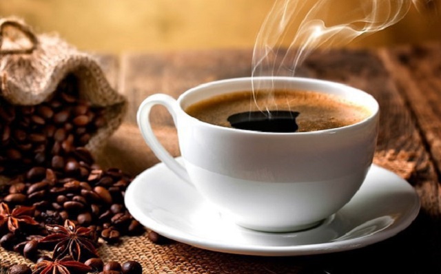 Uống c&agrave; ph&ecirc; c&oacute; thể vị vị gi&aacute;c nhạy cảm hơn với vị ngọt v&agrave; giảm độ nhạy cảm hơn với vị đắng