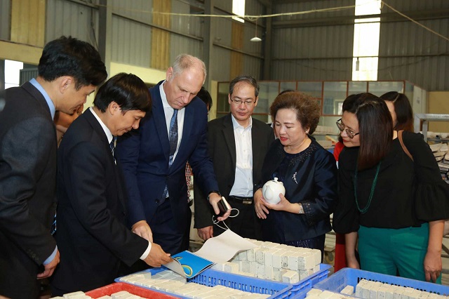 L&agrave;ng gốm Chu Đậu ng&agrave;y c&agrave;ng h&uacute;t kh&aacute;ch du lịch