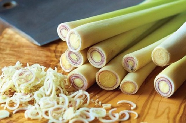 C&aacute;c dưỡng chất trong sả c&ograve;n gi&uacute;p cải thiện l&agrave;n da của chị em