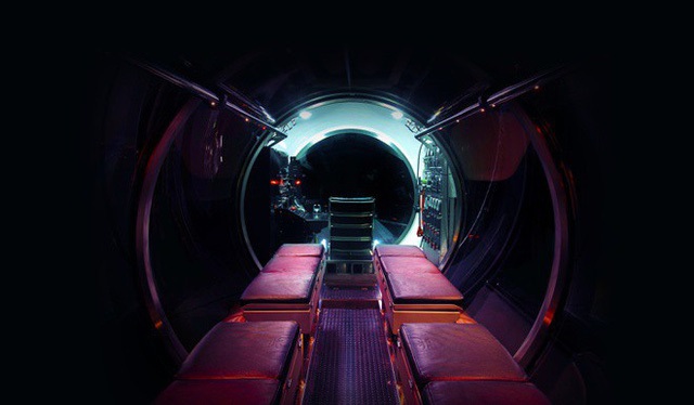 Cabin tr&ocirc;ng v&ocirc; c&ugrave;ng lộng lẫy y như kh&aacute;ch sạn với m&agrave;n h&igrave;nh, radio v&agrave; h&agrave;ng c&ocirc;ng tắc m&agrave;u đỏ