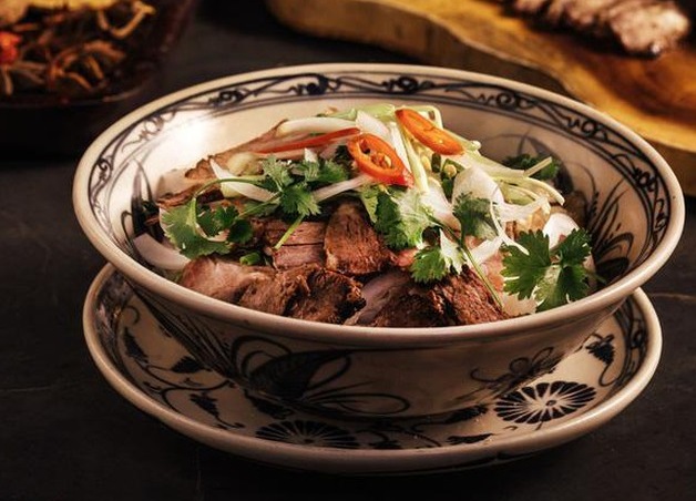 Không chỉ có phở nước, Phở m Dương Ngũ Hành còn có cả “biến thể” phở trộn