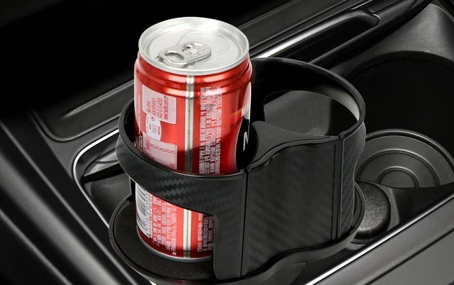 Kh&ocirc;ng n&ecirc;n để c&aacute;c loại nước uống c&oacute; ga tr&ecirc;n &ocirc; t&ocirc;