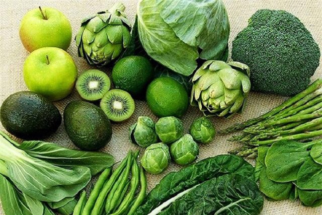 Rau xanh h&ocirc;ng chỉ nhiều chất xơ m&agrave; c&ograve;n l&agrave; một trong những loại bổ sung canxi rất totoa cho cơ thể