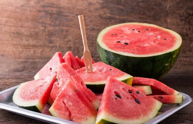 Kh&ocirc;ng chỉ dưa hấu, hạt v&agrave; vỏ dưa hấu cũng đem lại nhiều lợi &iacute;ch chữa bệnh