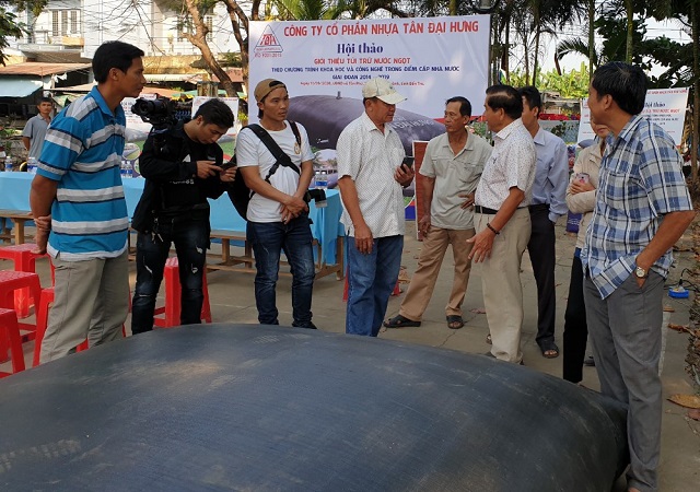 t&uacute;i trữ nước ngọt