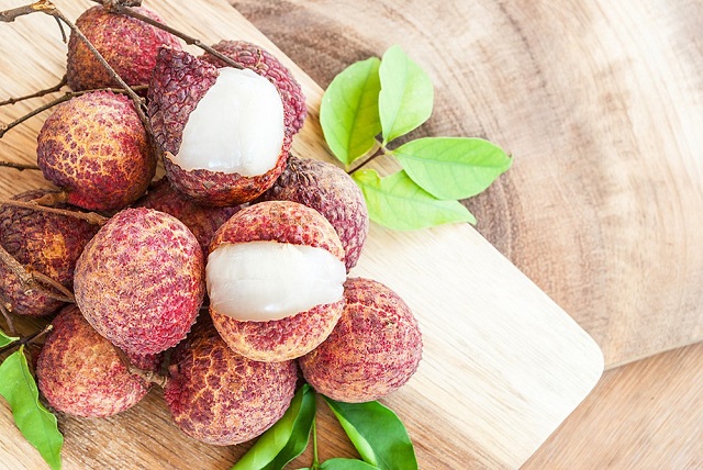 c&aacute;ch ăn vải kh&ocirc;ng sợ bị n&oacute;ng