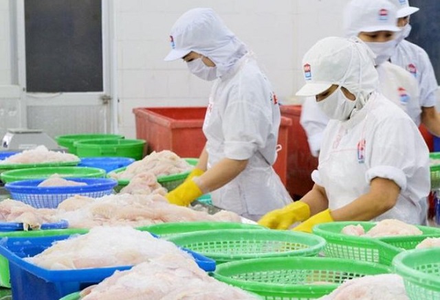 Chế biến dừa và thủy sản là hai ngành công nghiệp chủ lực