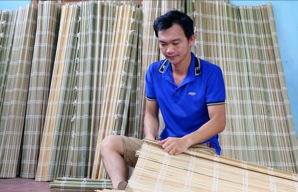 Sản phẩm m&agrave;nh cọ sản xuất theo phương ph&aacute;p thủ c&ocirc;ng