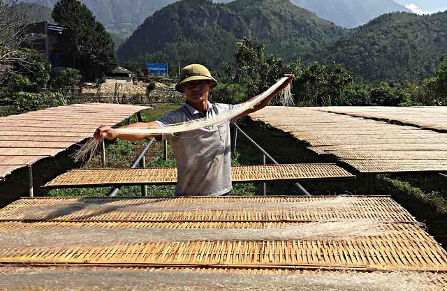 Sản phẩm ng&agrave;y c&agrave;ng khẳng định thương hiệu tr&ecirc;n thị trường, được người ti&ecirc;u d&ugrave;ng ưa chuộng v&agrave; đem lại hiệu quả kinh tế cho c&aacute;c hộ sản xuất của l&agrave;ng nghề n&agrave;y