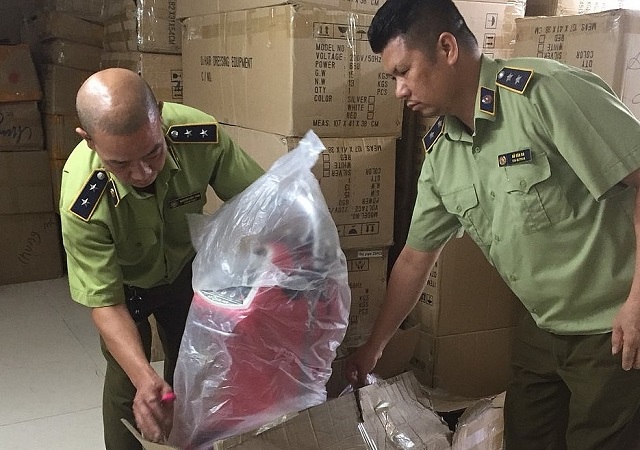 Quảng Ninh: Triệt ph&aacute; 4 điểm tập kết h&agrave;ng h&oacute;a trị gi&aacute; 370 triệu đồng