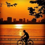 Những địa điểm Check-in sống ảo tại Hà Nội: Hoàng hôn ngược nắng đẹp như mơ ở hồ Tây