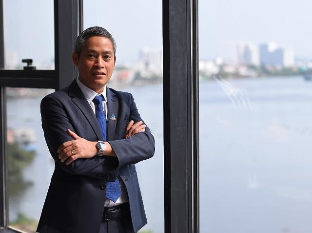 H&igrave;nh ảnh &ocirc;ng B&ugrave;i Ngọc Đức, T&acirc;n Tổng Gi&aacute;m Đốc với Đất Xanh