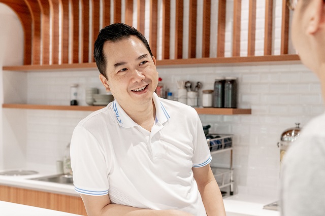 James Vương nh&agrave; đồng s&aacute;ng lập của  RealStake