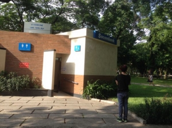 TP HCM đề xuất lắp đặt thêm nhà vệ sinh và thùng rác công cộng