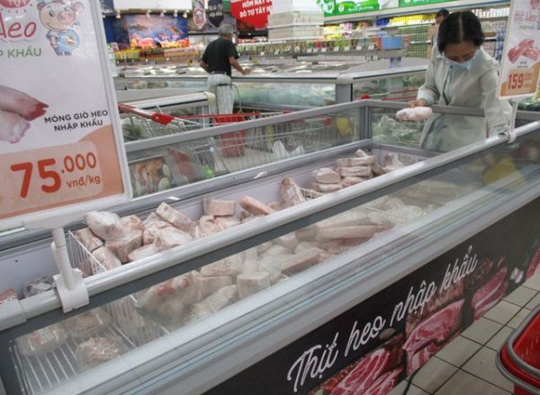 Giá thịt hôm nay 7/7: Thịt lợn đông lạnh ở mức cao