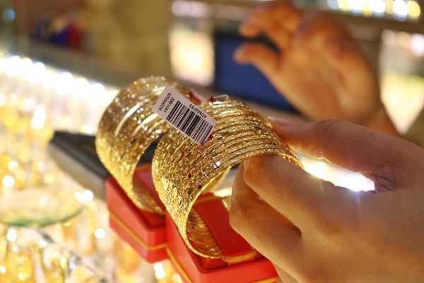 Giá vàng hôm nay 8/7: Sát mức kỷ lục 1.800 USD/ounce