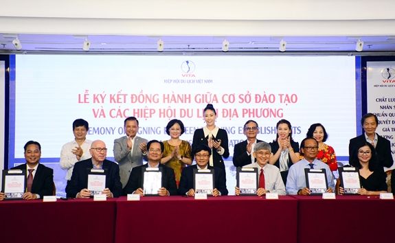 Giải pháp cấp bách cung ứng nguồn nhân lực chất lượng quốc tế cho ngành quản trị khách sạn Giải pháp cấp bách cung ứng nguồn nhân lực chất lượng quốc tế cho ngành quản trị khách sạn