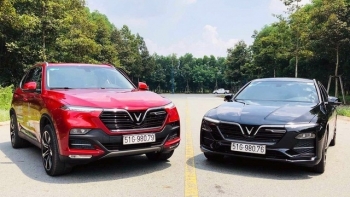 Giá xe ô tô giảm sâu trong mùa mua sắm cuối năm