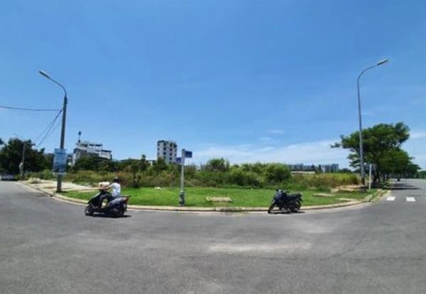 Tin nhắn rác khiến hủy buổi đấu giá đất vàng tại Đà Nẵng