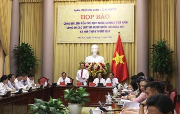 Công bố Lệnh của Chủ tịch nước về 10 luật đã được Quốc hội thông qua Công bố Lệnh của Chủ tịch nước về 10 luật đã được Quốc hội thông qua
