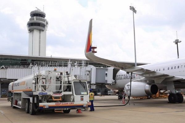 Chính thức giảm 30% mức thuế bảo vệ môi trường đối với nhiên liệu bay từ 1/8