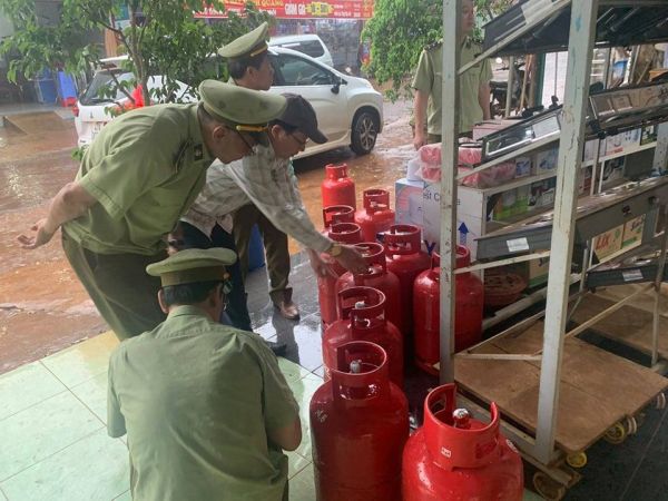Hàng giả, hàng nhái: Mở rộng điều tra đường dây sang chiết gas lậu quy mô lớn ở Đắk Lắk