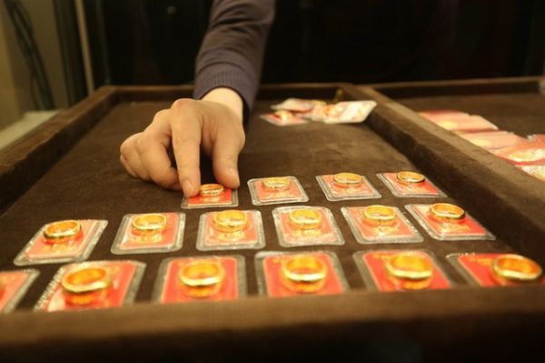 Giá vàng hôm nay 15/7: Tiếp tục tăng trong phiên chiều