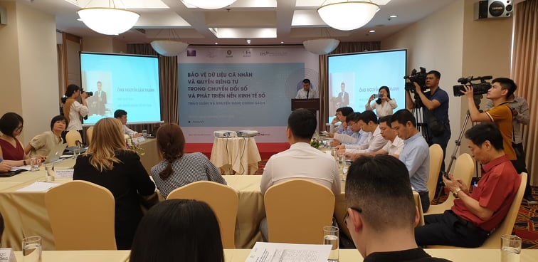 Chưa bao giờ vấn đề bảo vệ dữ liệu c&aacute; nh&acirc;n v&agrave; quyền ri&ecirc;ng tư được đề cập mọi l&uacute;c mọi nơi như hiện nay. Ảnh: Kim Thanh