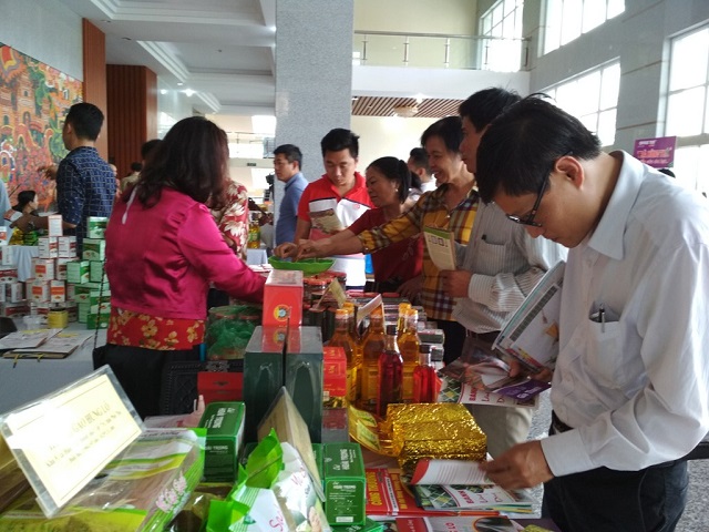 Để tiếp tục triển khai hiệu quả Cuộc vận động th&agrave;nh phố đề ra 6 nhiệm vụ cụ thể, c&oacute; trọng t&acirc;m trọng điểm