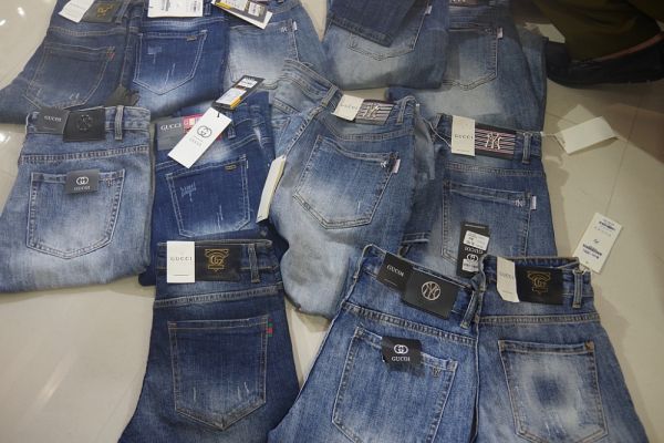 Quảng Ninh: 3.700 sản phẩm giả thương hiệu Louis Vuitton, Adidas,Nike, LV, Gucci