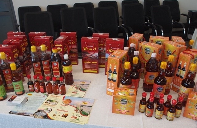 Nước mắm Nam &Ocirc; Hương L&agrave;ng Cổ (C&ocirc;ng ty TNHH mắm Hồng Hương) v&agrave; mắm nhĩ B&igrave;nh Minh (HTX mắm B&igrave;nh Minh) l&agrave; 2 sản phẩm của l&agrave;ng nghề truyền thống nước mắm Nam &Ocirc; đều l&agrave; sản phẩm thương mại đặc trưng v&agrave; l&agrave; sản phẩm CNTTTB Đ&agrave; Nẵng 2019