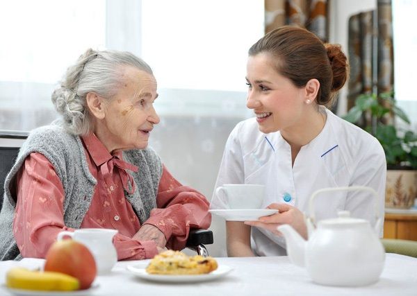 Sức khỏe: Dinh dưỡng cho người cao tuổi trong ngày nắng nóng