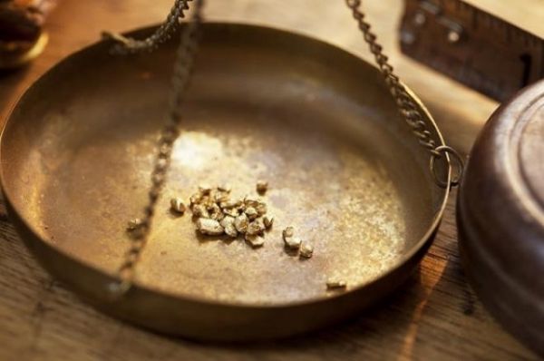 Giá vàng hôm nay 20/7: Trong nước thiết lập kỷ lục mới