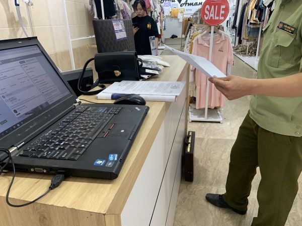 Nghệ An: Xử phạt hơn 520 triệu đồng trong vi phạm Thương mại điện tử Nghệ An: Xử phạt hơn 520 triệu đồng trong vi phạm Thương mại điện tử