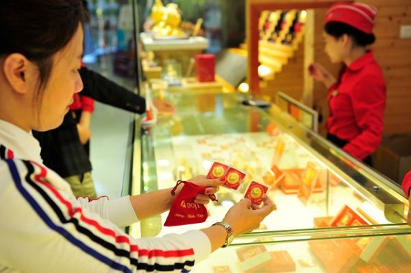 Giá vàng hôm nay 22/7: Tăng chóng mặt, thiết lập kỷ lục mới