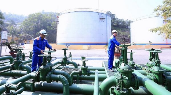 Cập nhật giá xăng dầu hôm nay 24/7: Giảm nhẹ do làn sóng lây nhiễm coronavirus