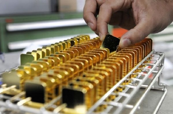 Giá vàng hôm nay 24/7: Liên tiếp lập đỉnh, vượt mốc 56 triệu đồng/lượng