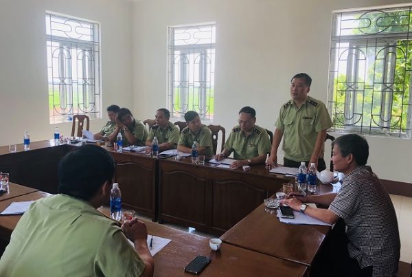 Vĩnh Phúc: Xử phạt gần 160 triệu đồng vi phạm giả mạo nhãn hiệu tại địa bàn thị trấn Thổ Tang Vĩnh Phúc: Xử phạt gần 160 triệu đồng vi phạm giả mạo nhãn hiệu tại địa bàn thị trấn Thổ Tang