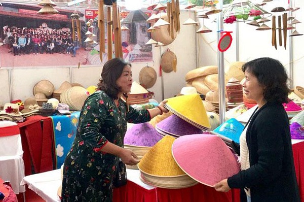 N&acirc;ng cấp ho&agrave;n thiện sản phẩm OCOP dự thi năm 2020