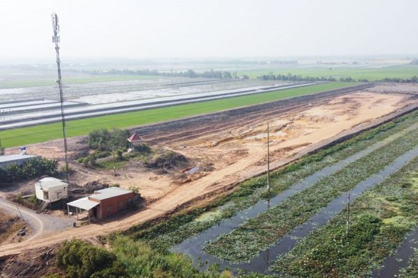 Xử lý doanh nghiệp khai thác đất trái phép tại Long An