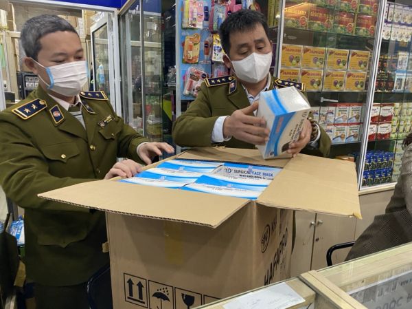 Bộ Y tế yêu cầu xử lý nghiêm cơ sở găm hàng, đẩy giá khẩu trang